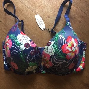 NWT Victoria’s Secret Hawaiian printed push up bra